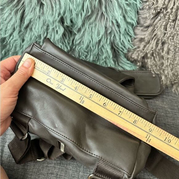 Y2K Esprit Vintage Faux Leather
Drawstring Backpack